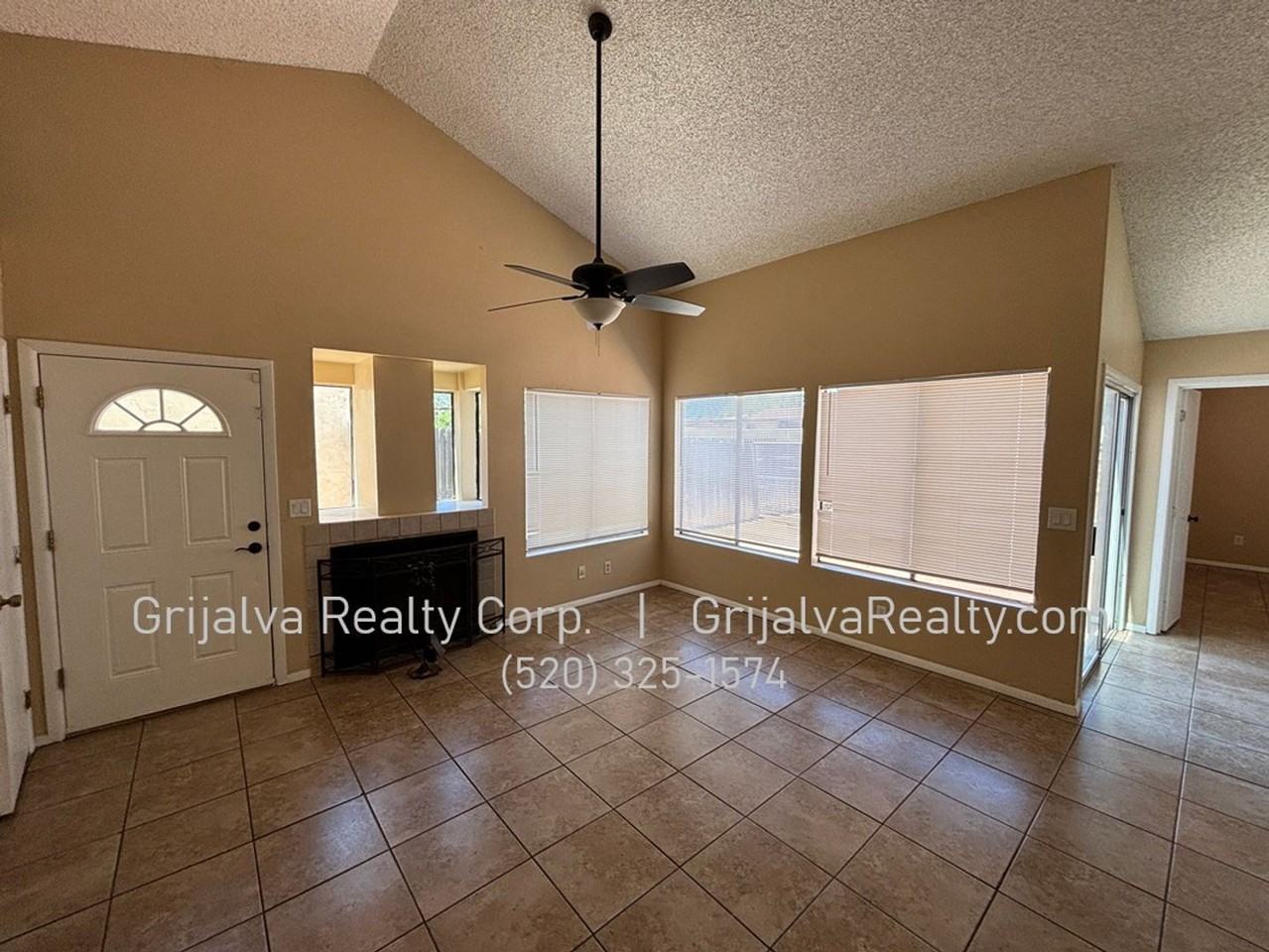 2906 W Avenida Obregon - Photo 2 of 16