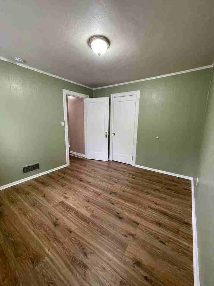 6915 N Greeley Ave - Photo 7 of 25