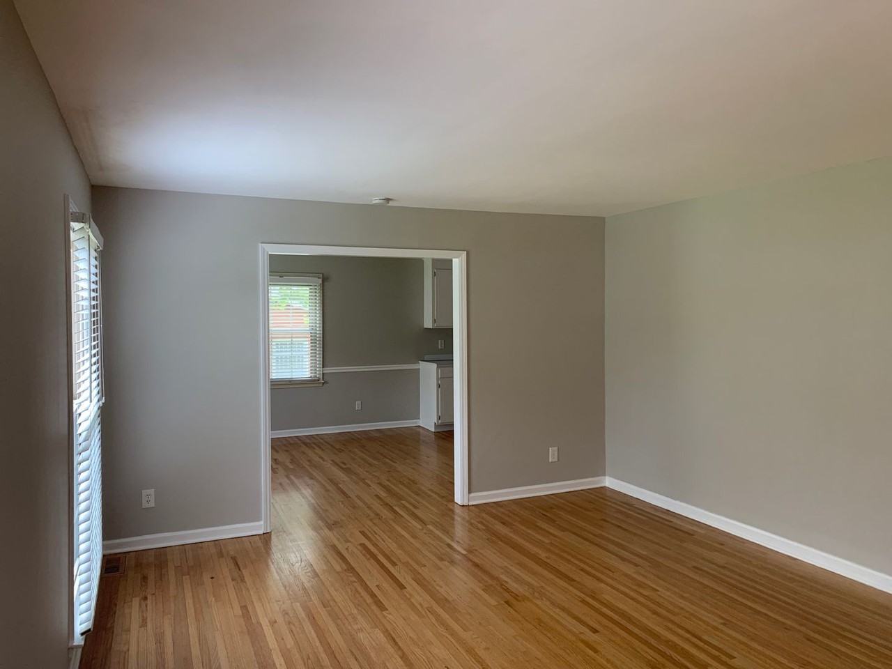 1130 Cheddington Dr - Photo 5 of 28