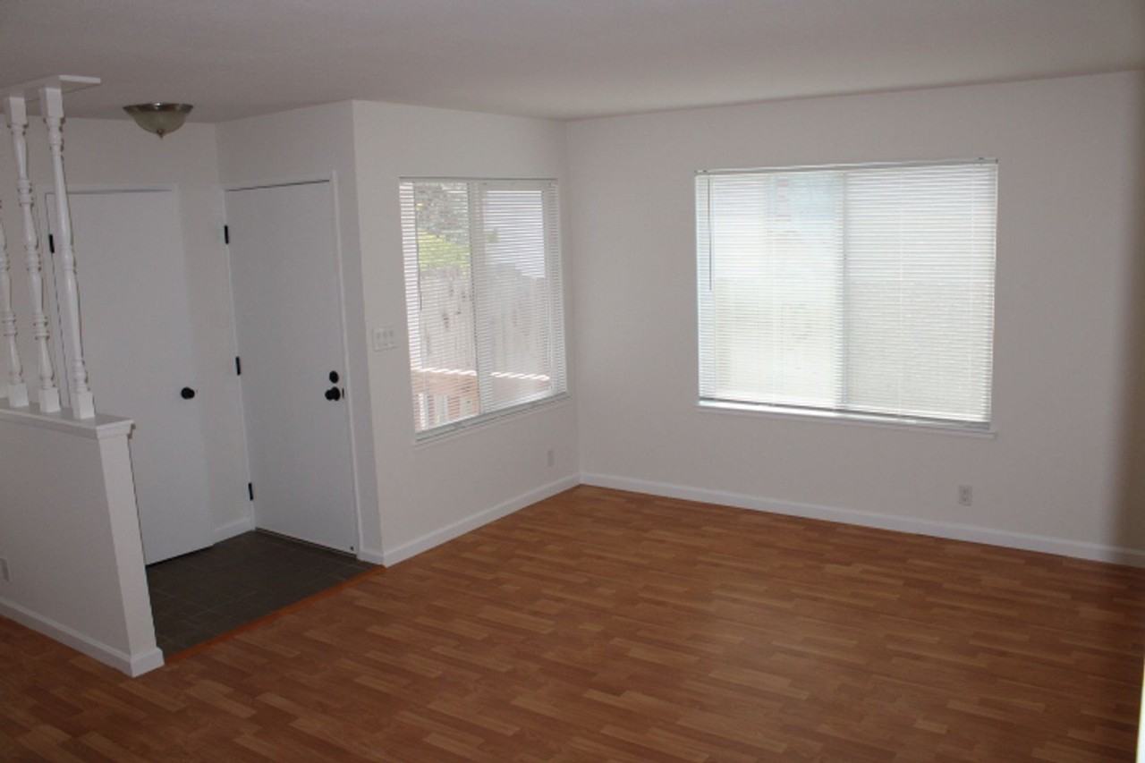 2152 Blue Jay Cir - Photo 2 of 31