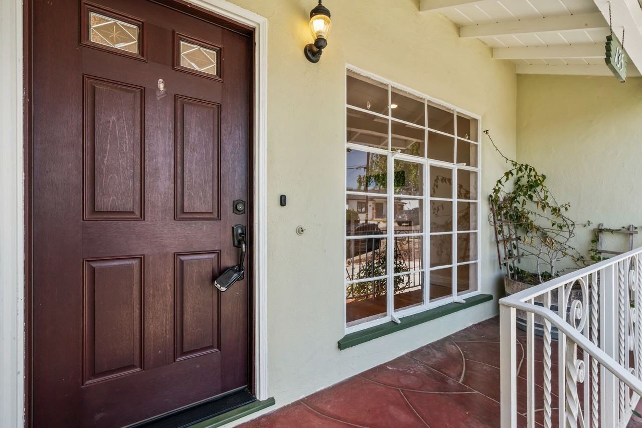 135 Anza Way - Photo 5 of 32