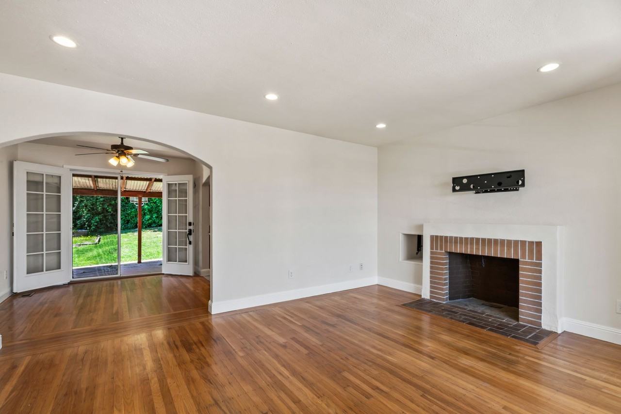 135 Anza Way - Photo 7 of 32