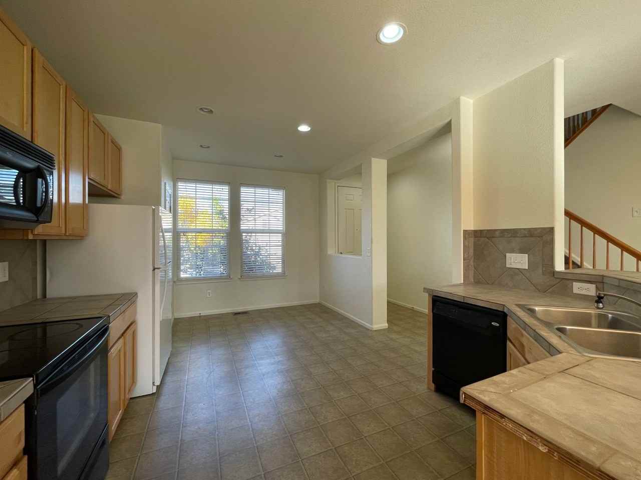 247 Bonanza Dr - Photo 5 of 24