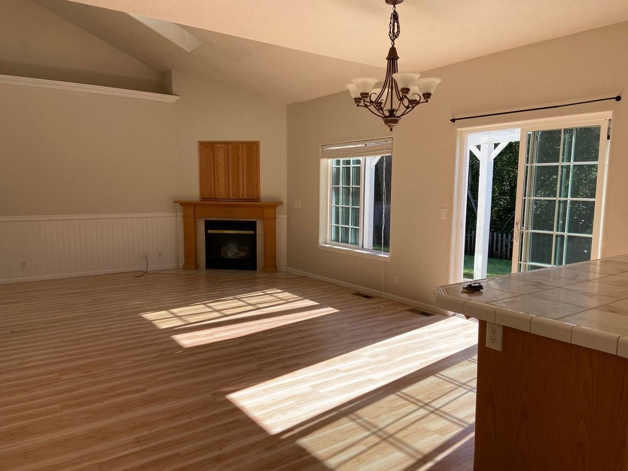 2272 33rd St - Photo 3 of 25