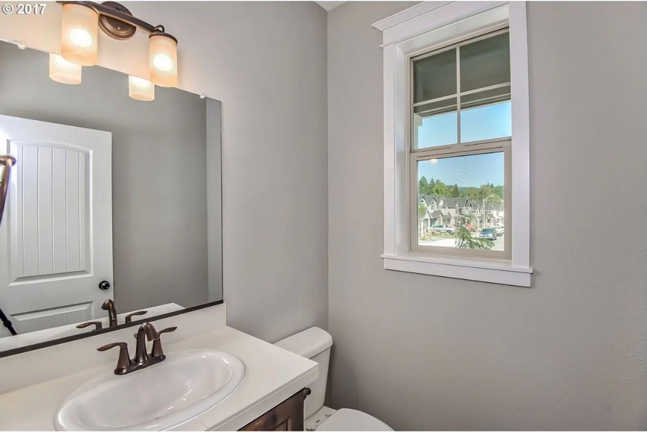 3879 N Morris St - Photo 3 of 23