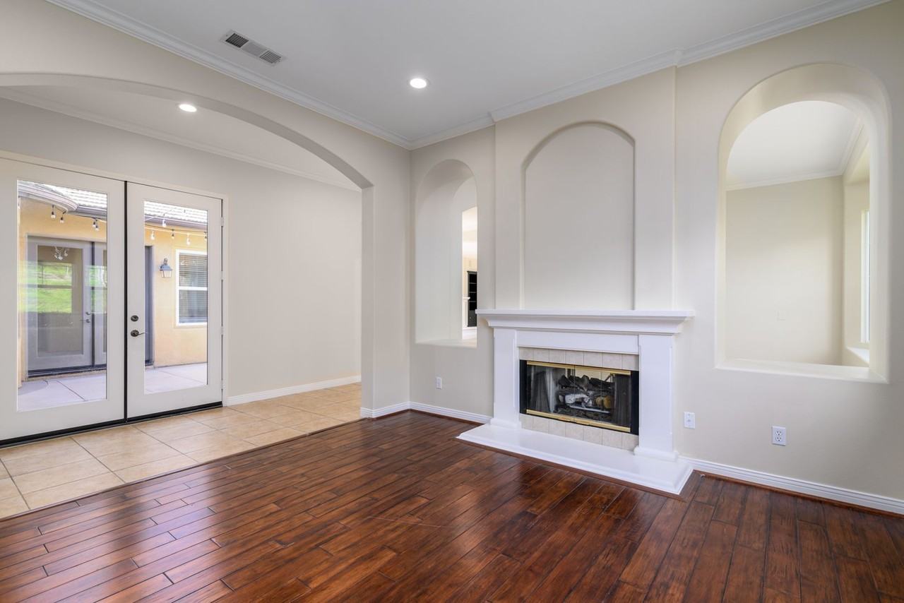 5365 Via Pisa - Photo 4 of 41