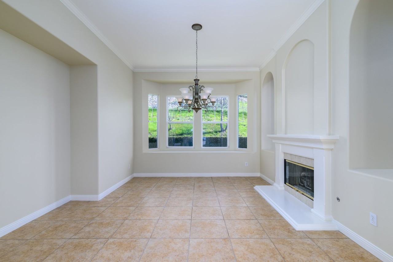 5365 Via Pisa - Photo 7 of 41