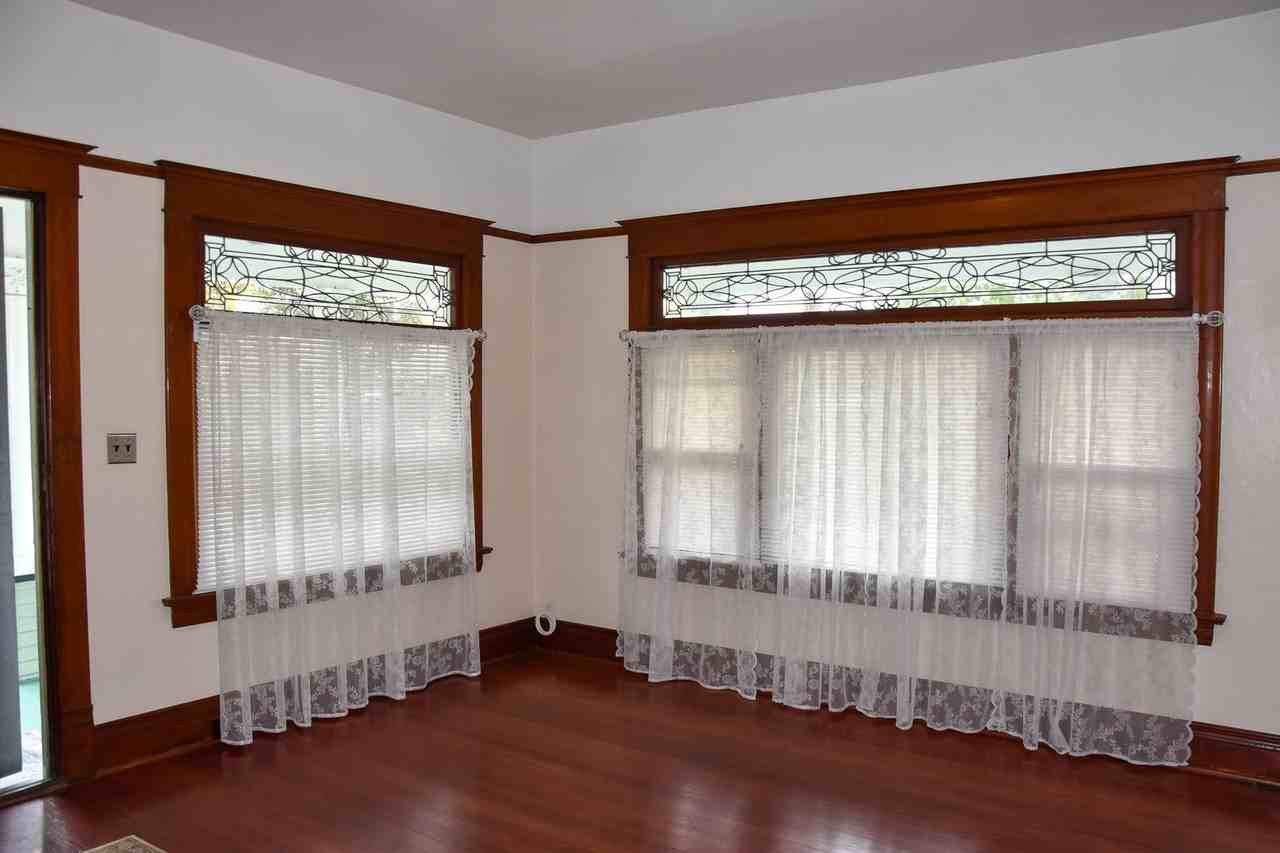 236 E Washington Ave - Photo 3 of 20