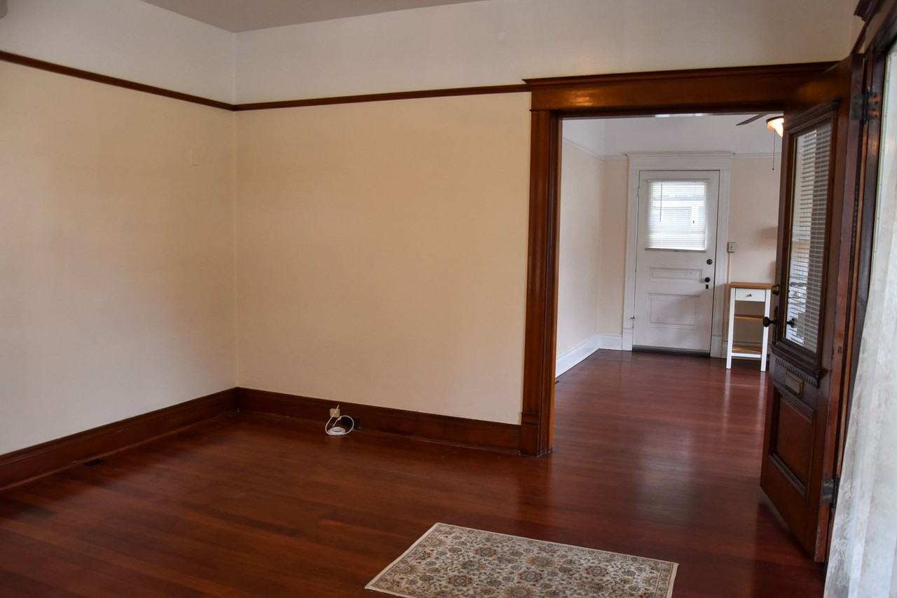 236 E Washington Ave - Photo 5 of 20