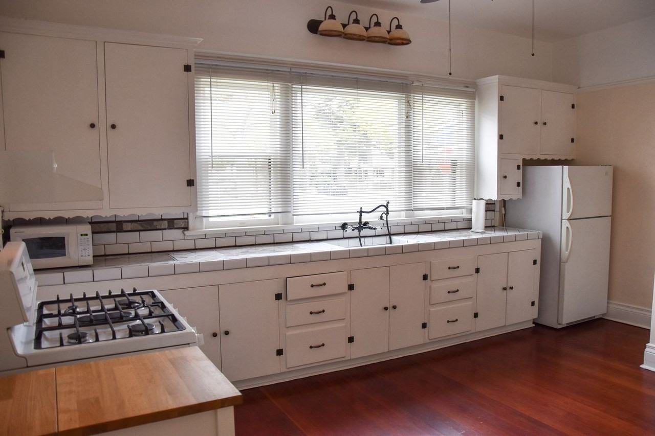 236 E Washington Ave - Photo 7 of 20