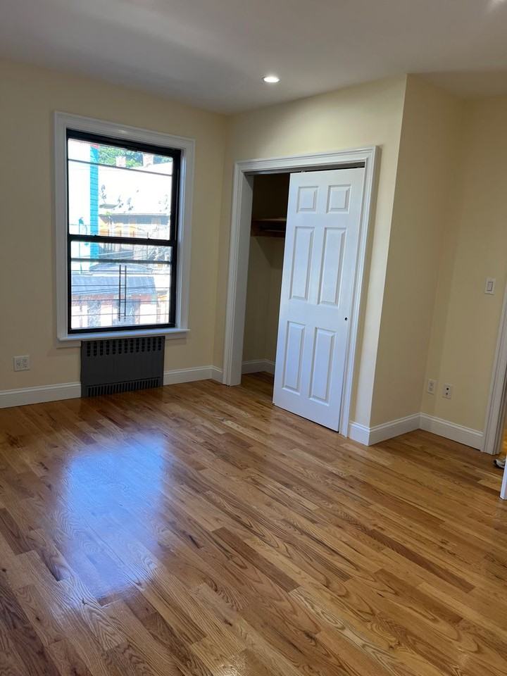 180 Willow St 2nd Fl - Photo 6 of 15