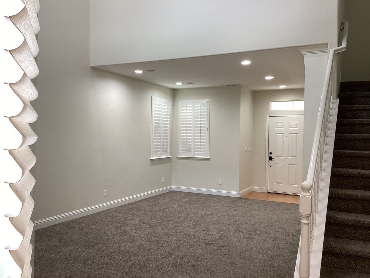 741 W Barcelona Ln - Photo 3 of 25