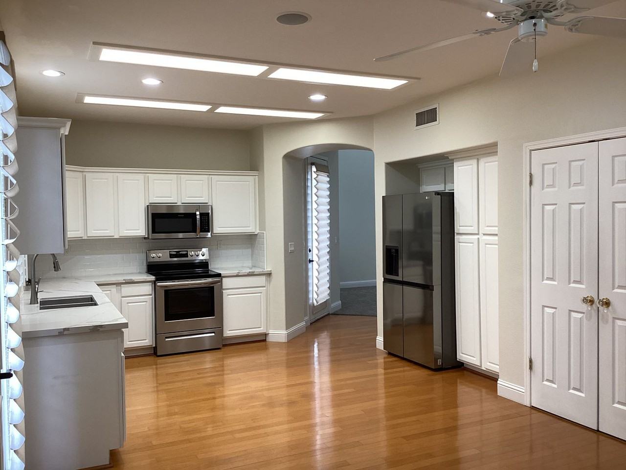 741 W Barcelona Ln - Photo 6 of 25