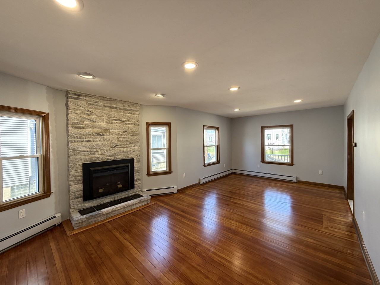 117 Merrymount Rd - Photo 3 of 11