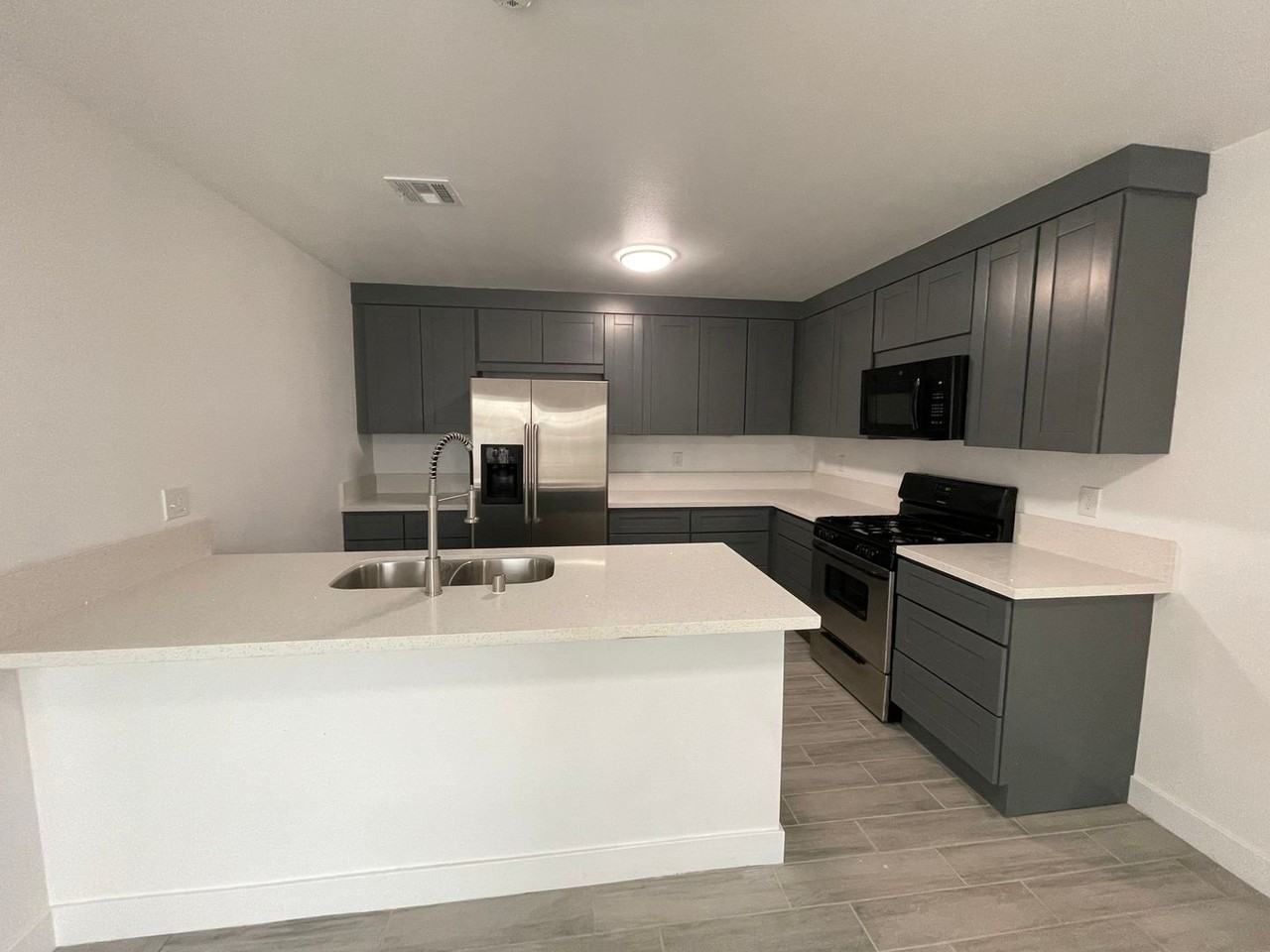 5749 Sea Breeze Ave - Photo 2 of 9