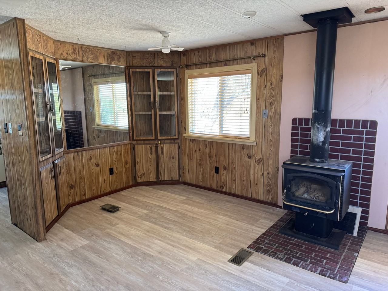 19 Danice Ln - Photo 4 of 17