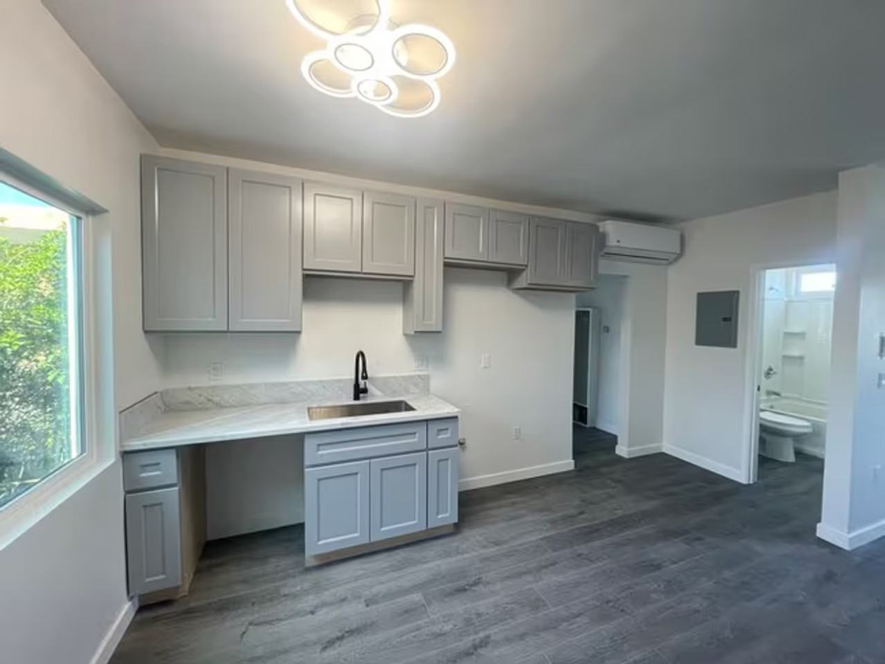 15301 Prairie Avenue - Photo 2 of 17