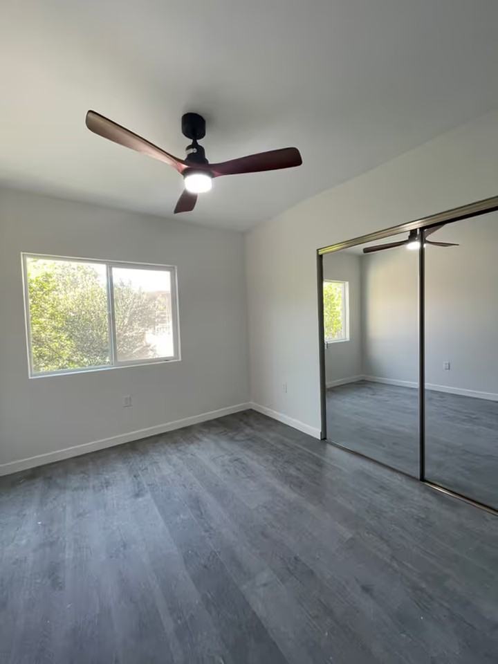 15301 Prairie Avenue - Photo 5 of 17