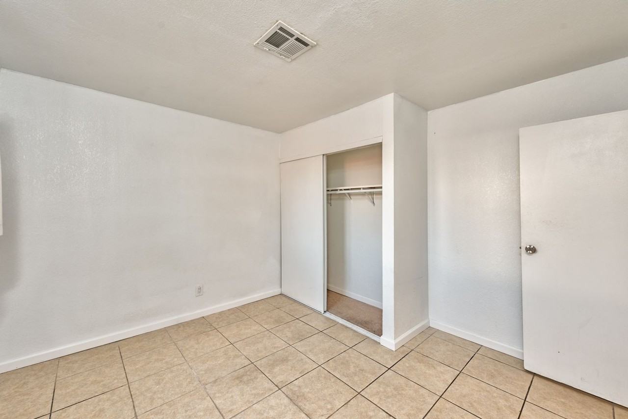 3912 Torsby Pl - Photo 2 of 14
