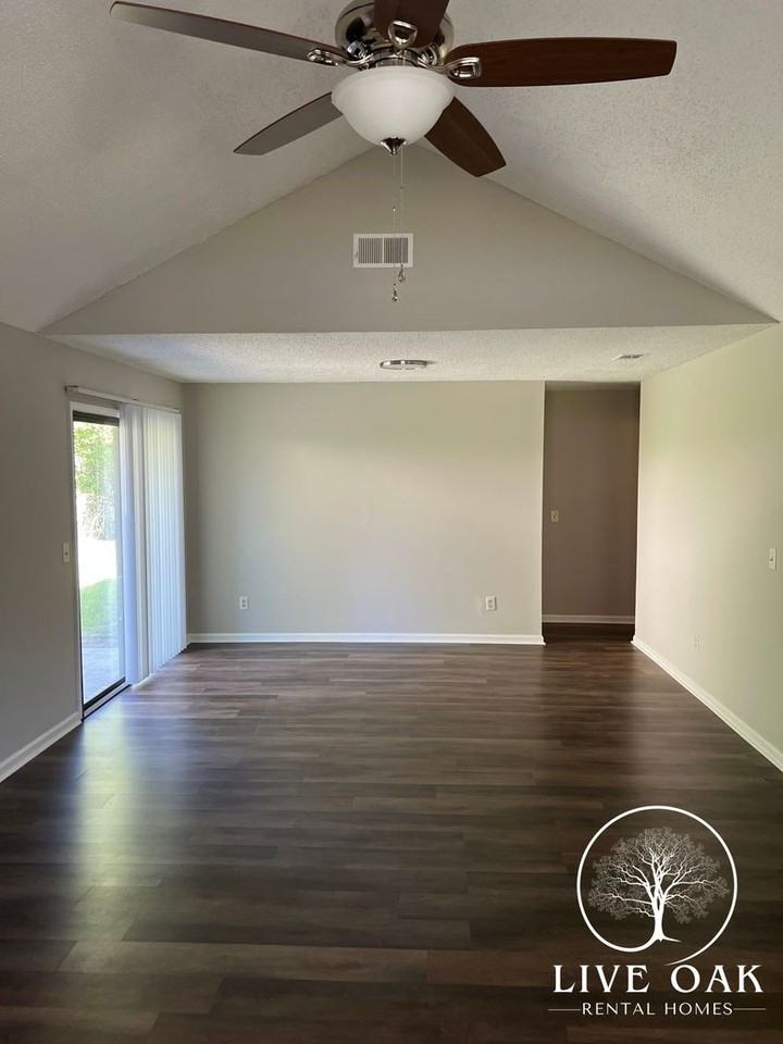 708 Timber Ridge Trl - Photo 4 of 9