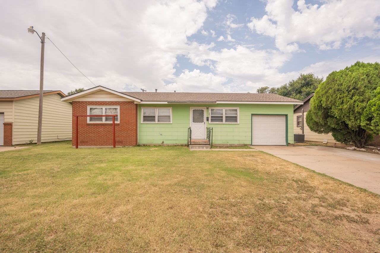 2411 N Vernon St - Photo 3 of 19