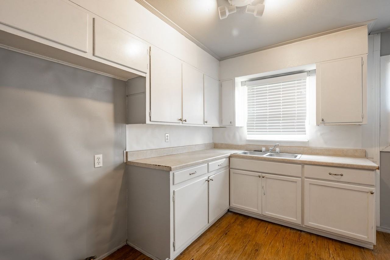 2411 N Vernon St - Photo 7 of 19