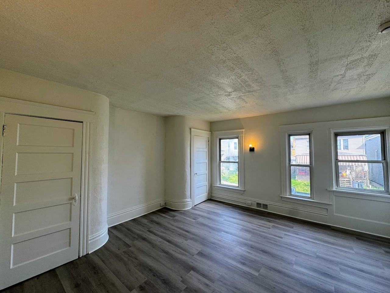 111 Harrison Ave - Photo 3 of 10