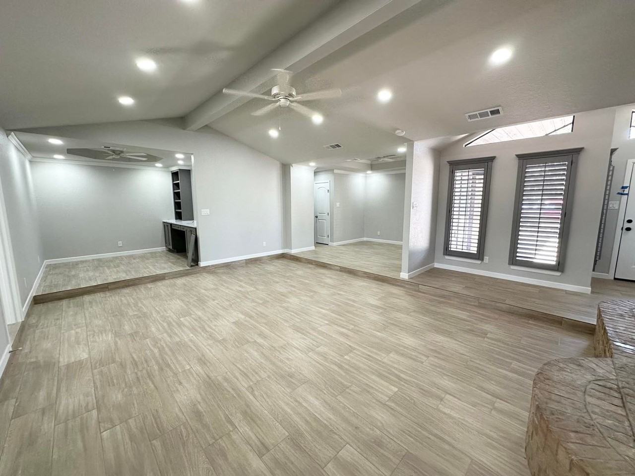 2302 Wydewood Dr - Photo 3 of 17