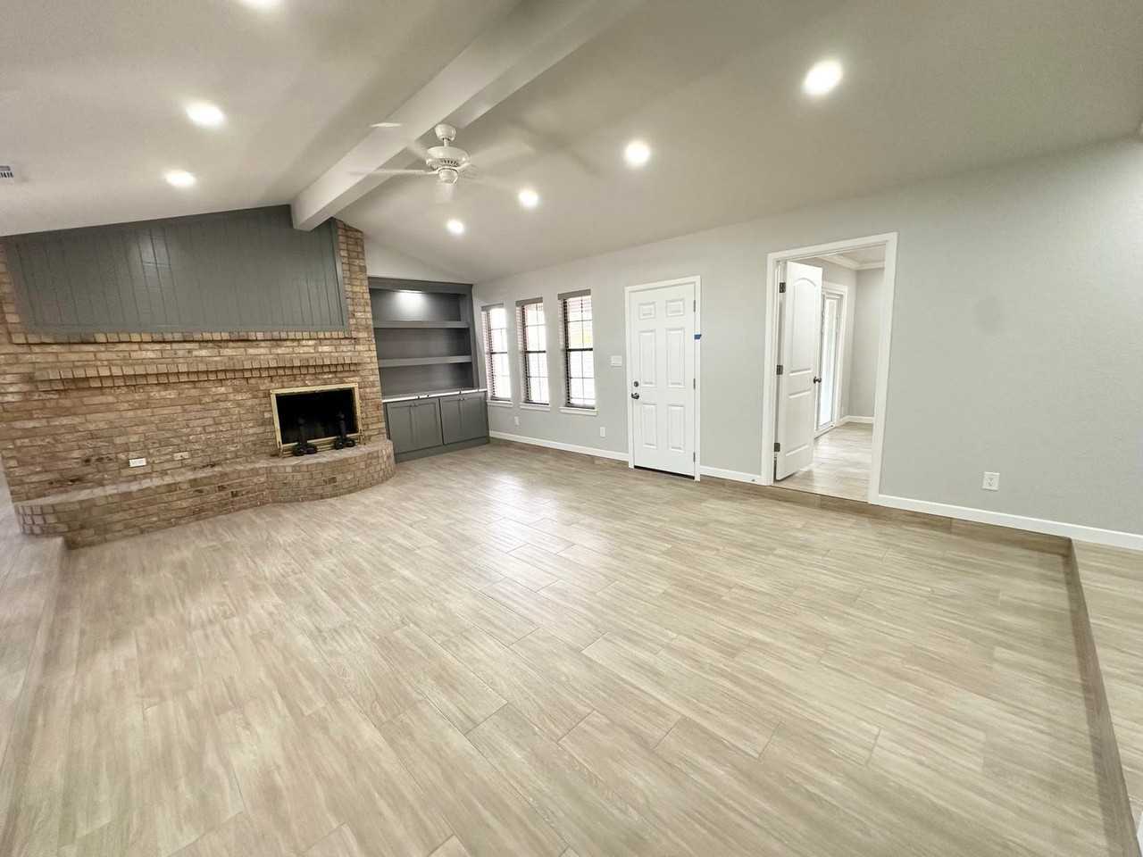 2302 Wydewood Dr - Photo 6 of 17