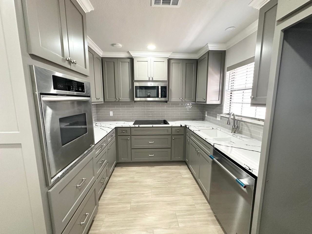 2302 Wydewood Dr - Photo 7 of 17