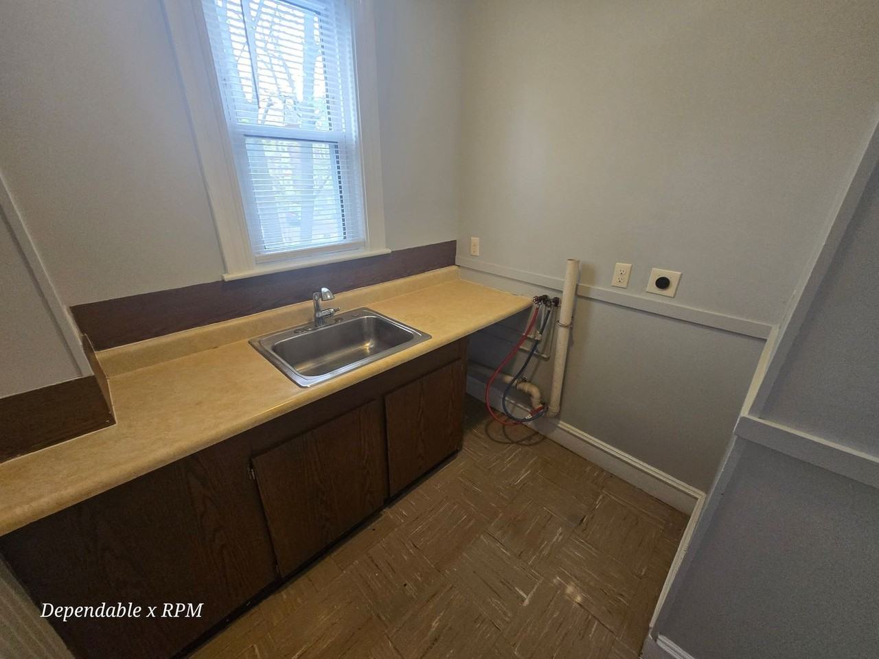 21 Theodore St - Photo 4 of 15