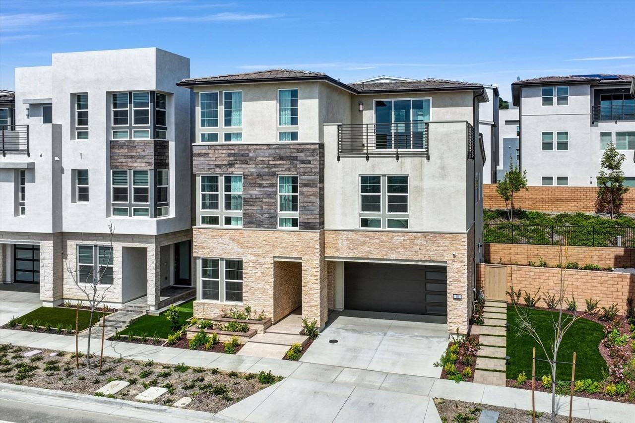 418 Sycamore St - Photo 2 of 50