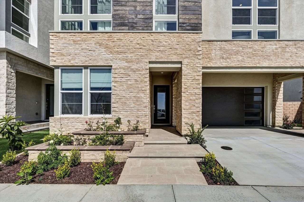 418 Sycamore St - Photo 4 of 50