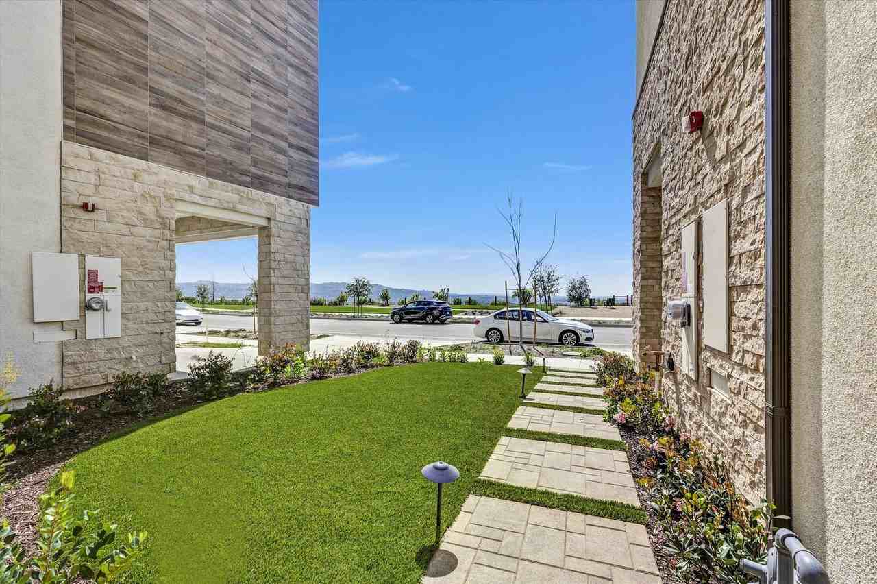 418 Sycamore St - Photo 5 of 50