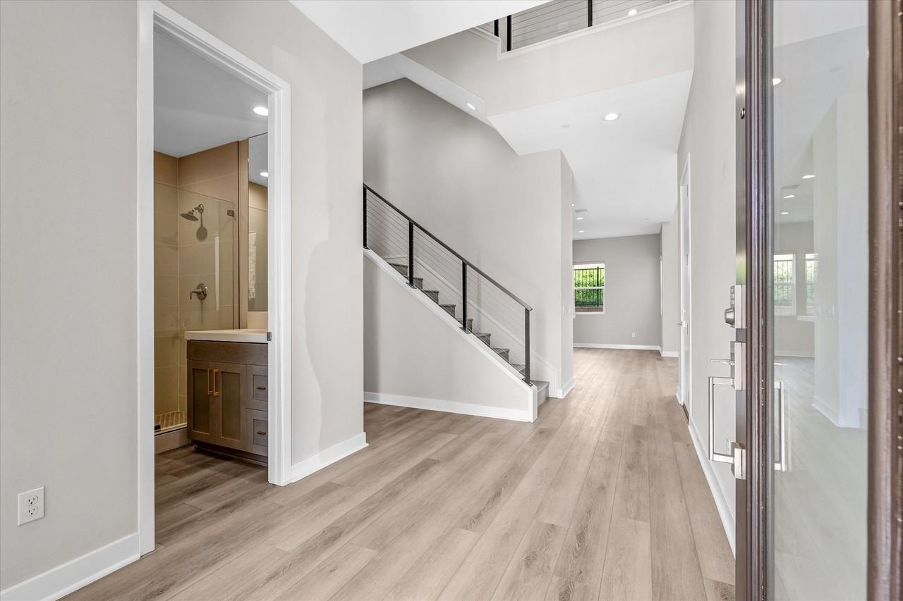 418 Sycamore St - Photo 6 of 50