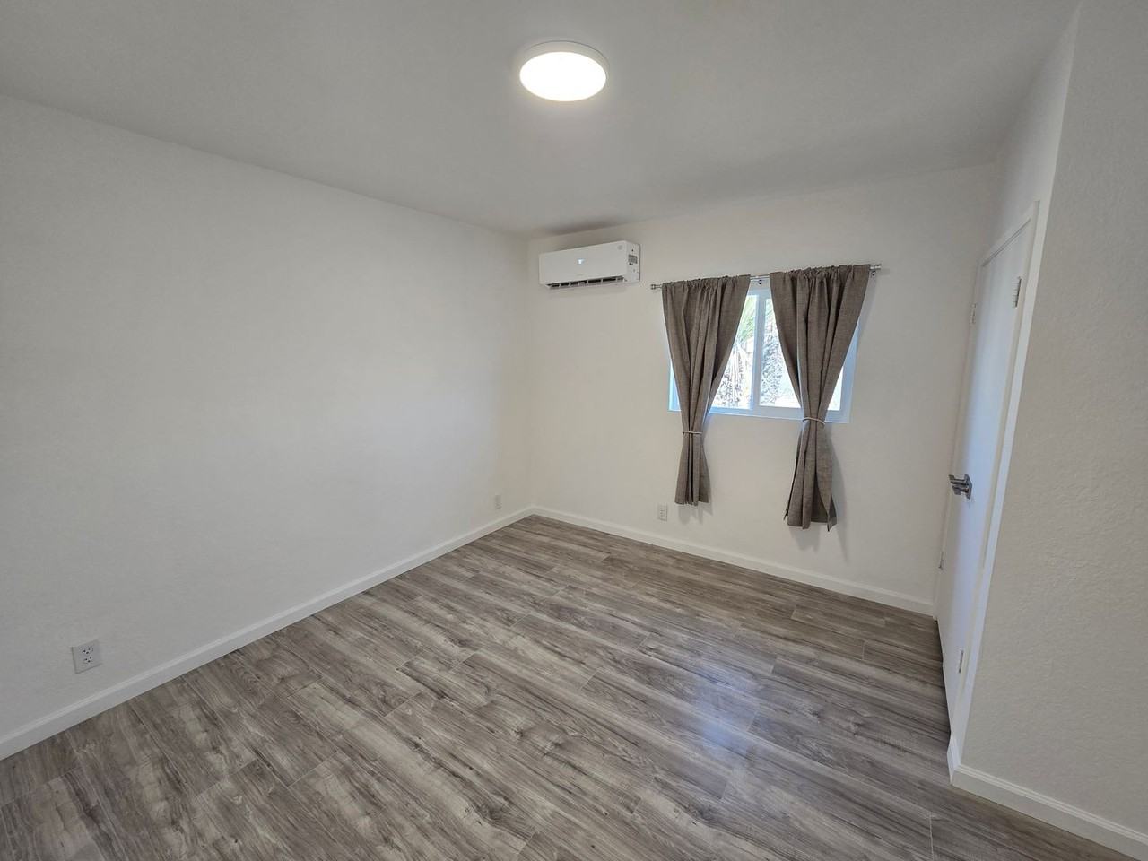 1176 Tahoe Ave - Photo 6 of 15