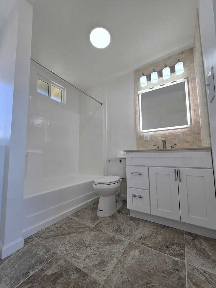 1176 Tahoe Ave - Photo 7 of 15