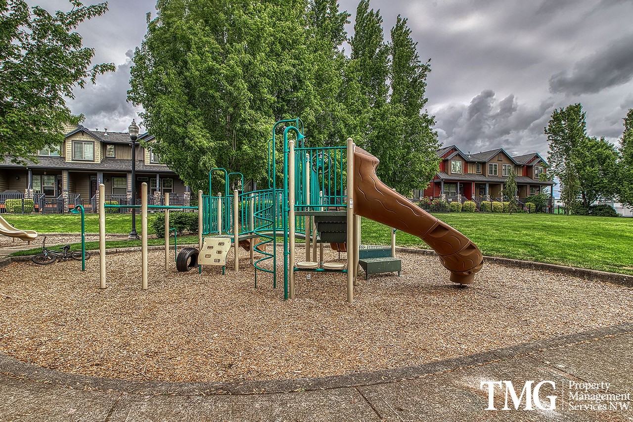 1491 Ne Lockheart Ln - Photo 2 of 6