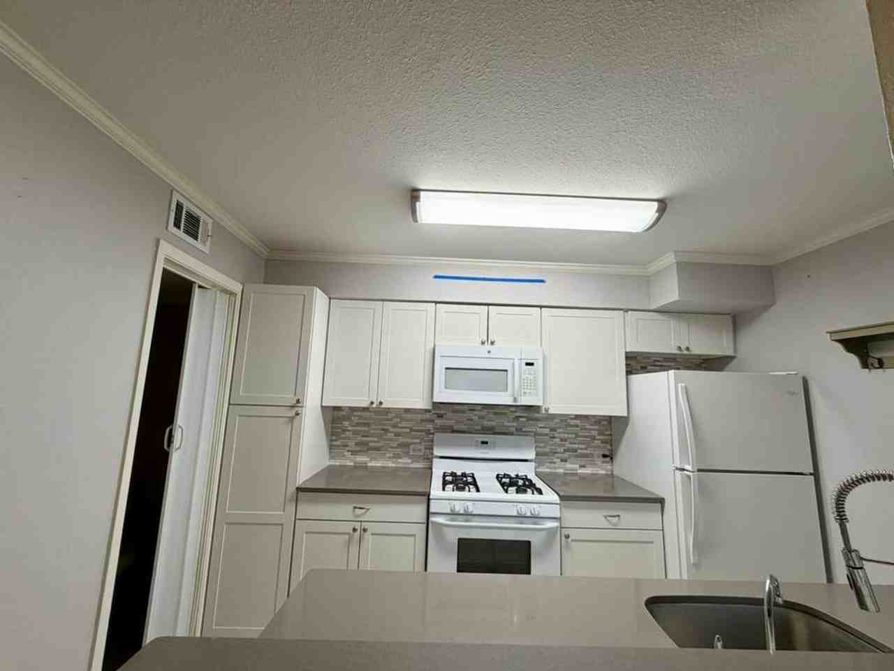 7322 Oak Manor Dr - Photo 6 of 17