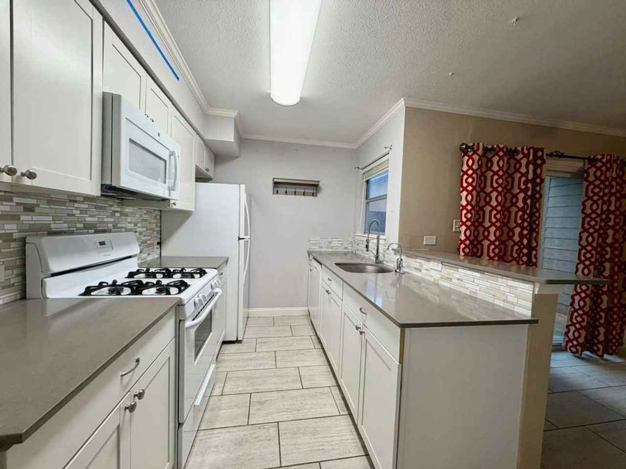 7322 Oak Manor Dr - Photo 7 of 17