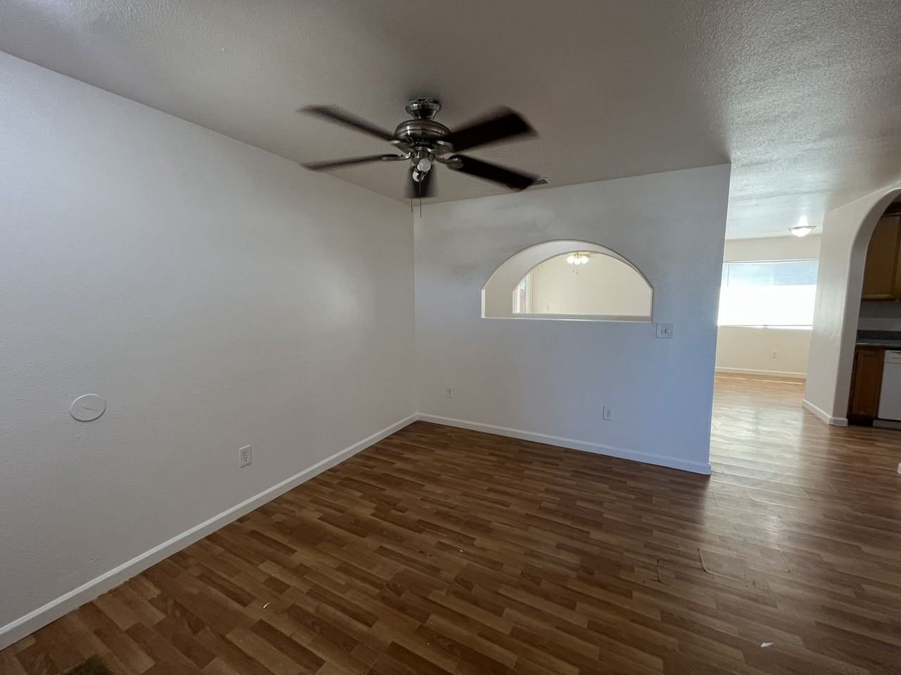 1138 North Ave - Photo 4 of 28