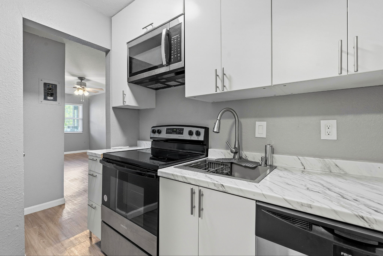 Blackstone - Photo 3 of 32