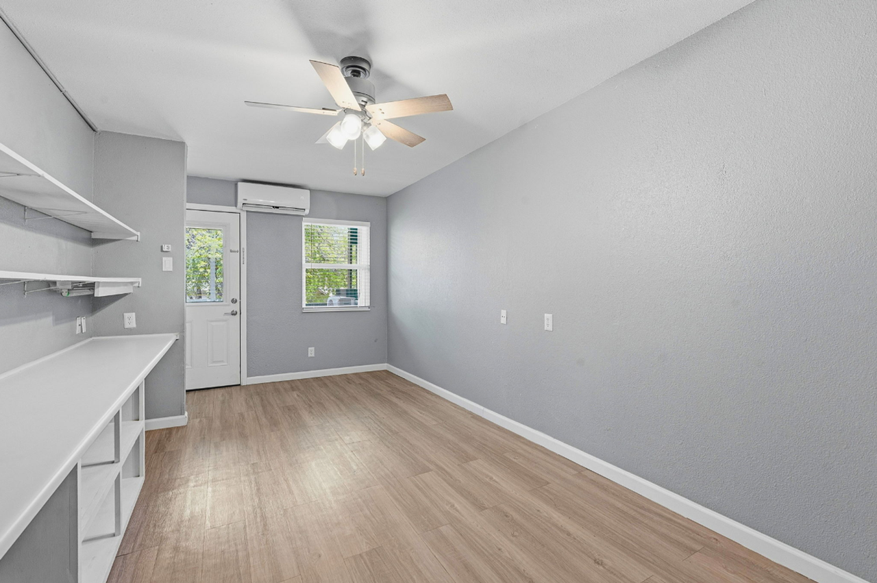 Blackstone - Photo 6 of 32