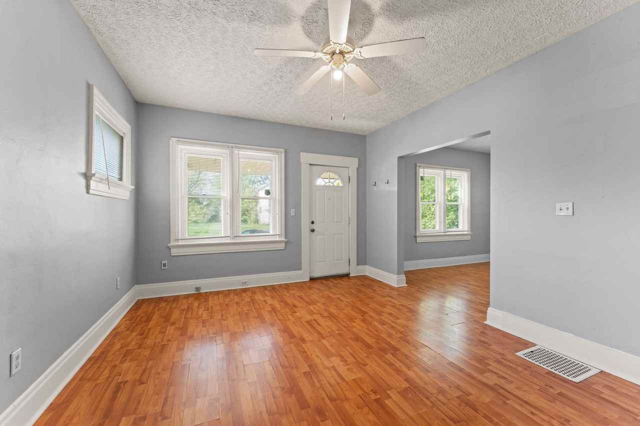 181 W Norman Ave - Photo 7 of 35