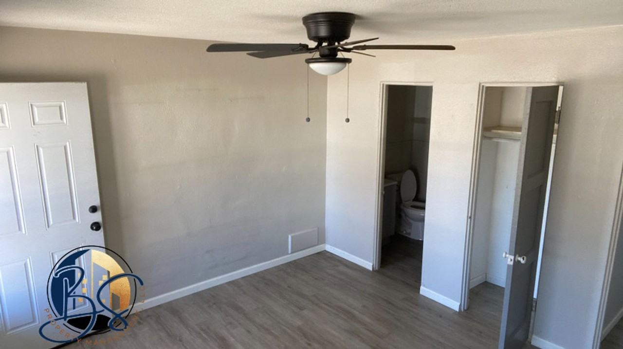 1104 W Broadway - Photo 5 of 7