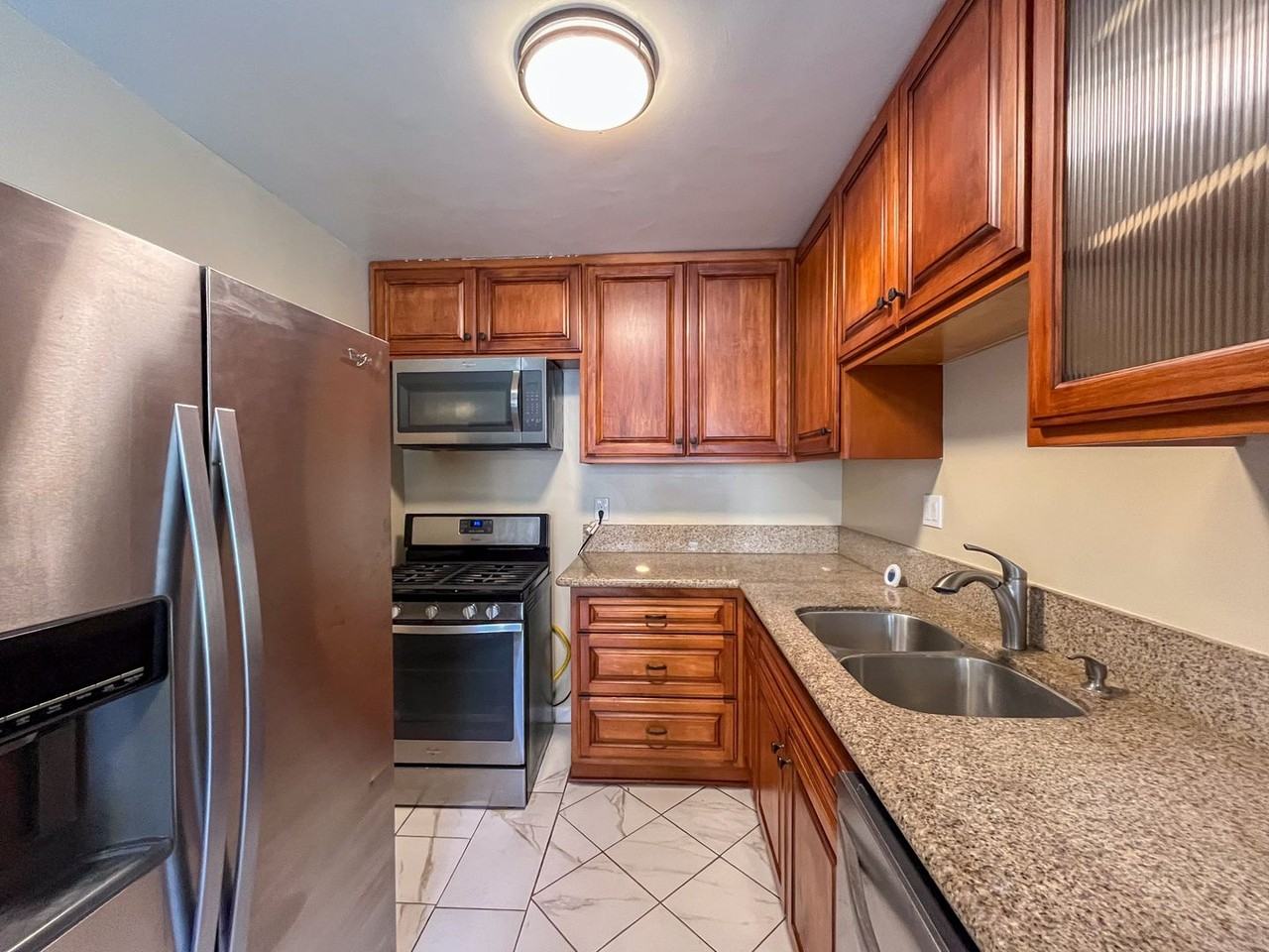 4601 Coliseum St - Photo 5 of 24