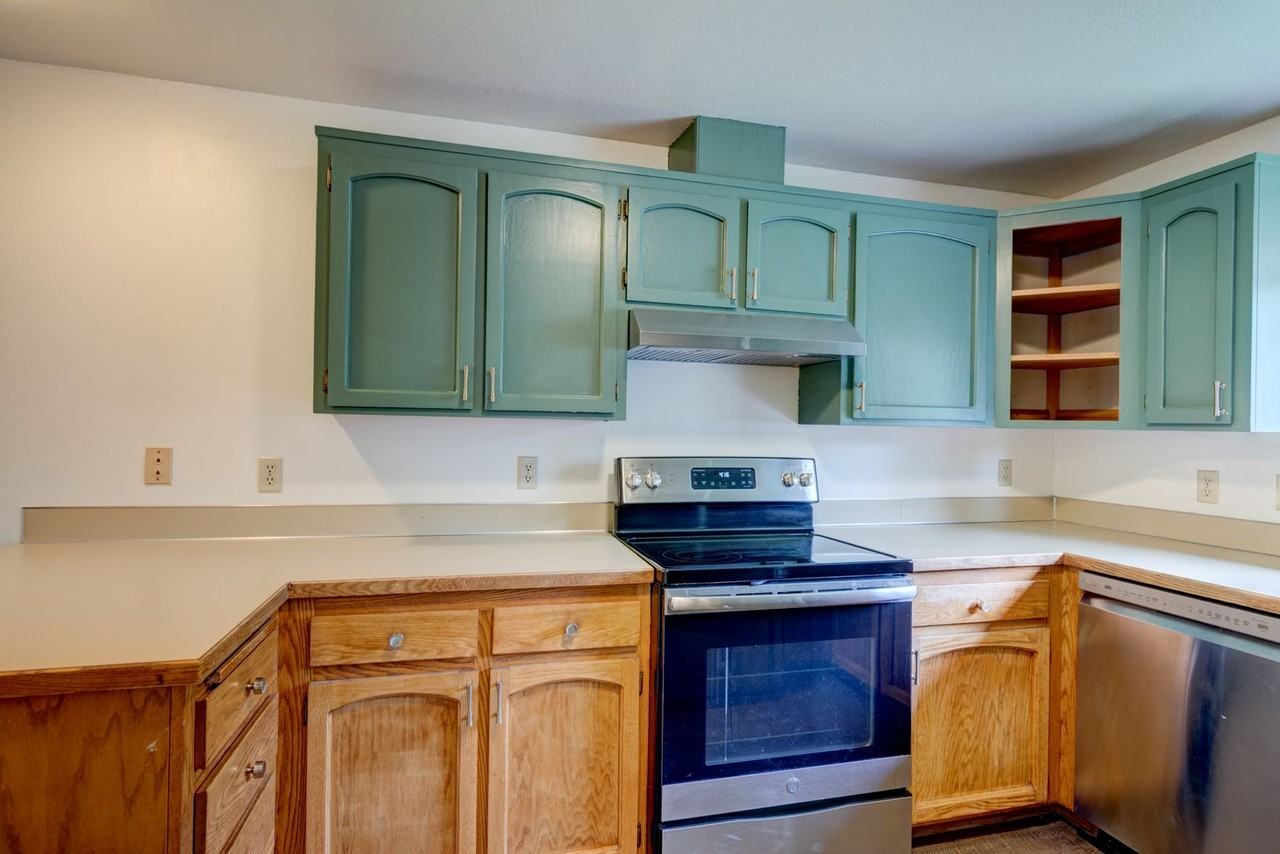 1282 Nw Lanyard Loop #2 - Photo 3 of 28