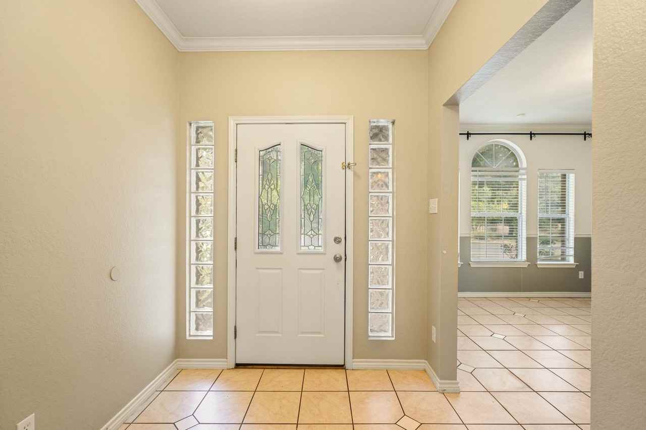 117 White Feather Trl - Photo 3 of 29