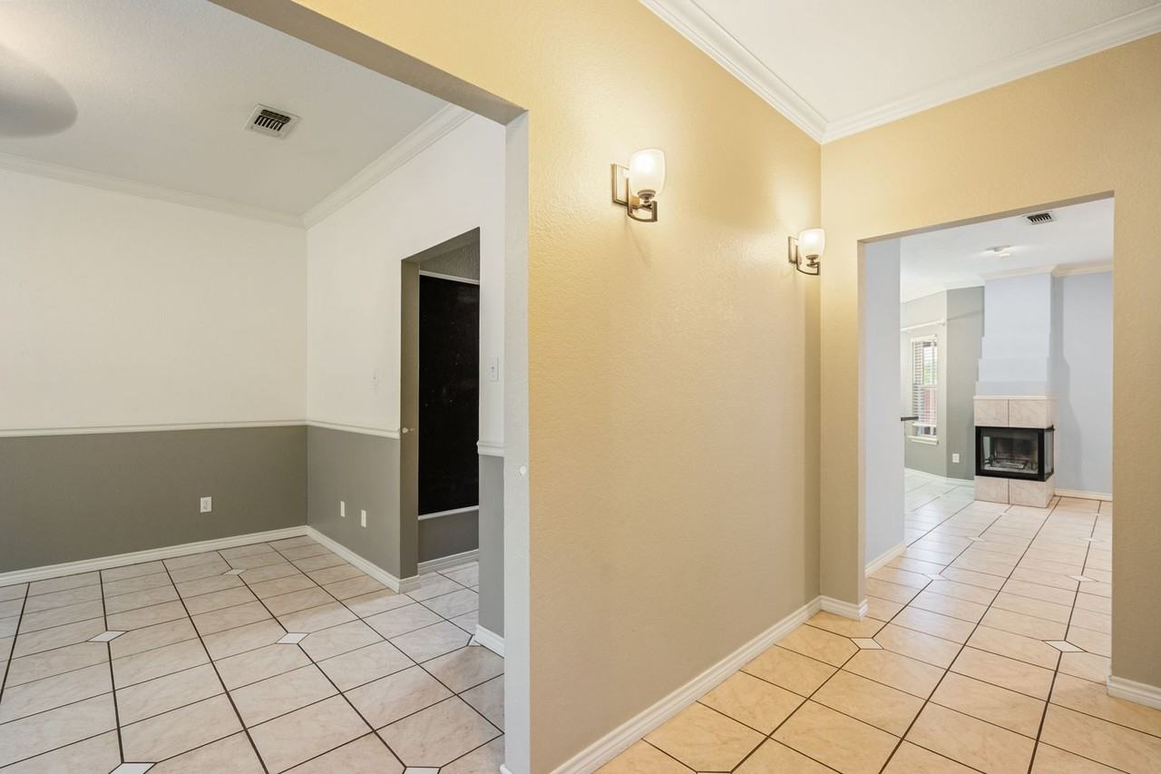 117 White Feather Trl - Photo 4 of 29