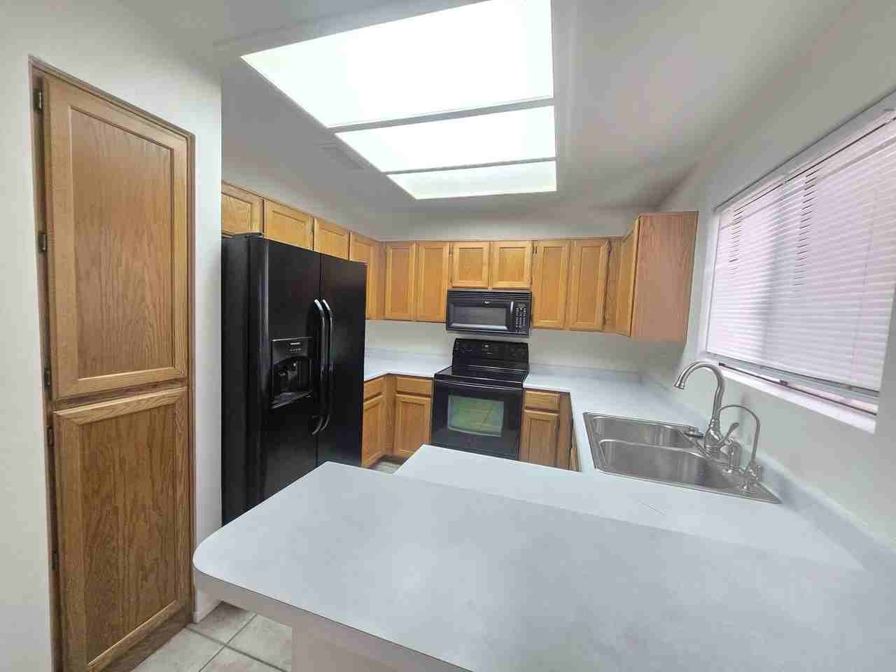 2955 N Oregon St - Photo 5 of 27
